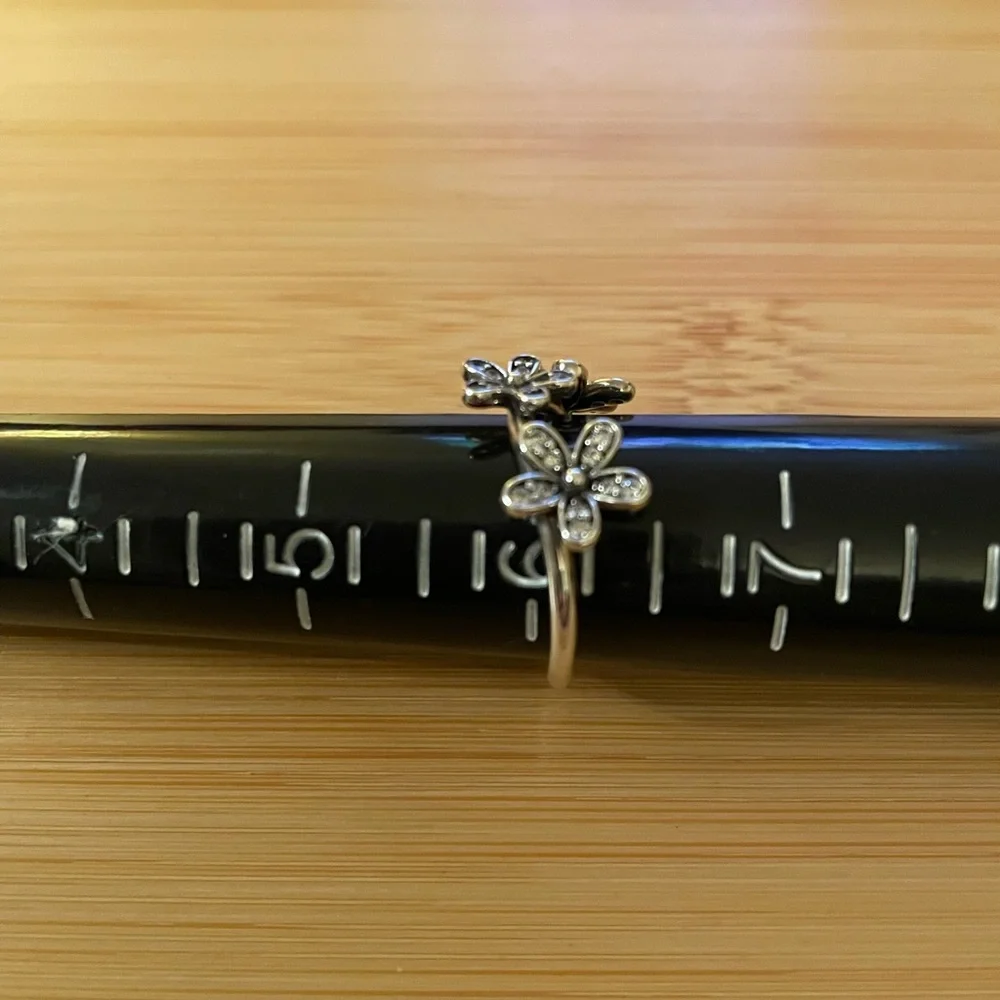 Pandora Dazzling Daises/Daisy Ring, size 6 - Picture 8 of 8